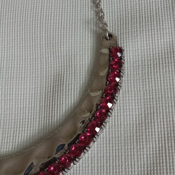 Paparazzi Silver Tone Shaped Pink Rhinestone Encrusted Crescent Pendant Necklace - Picture 3 of 12
